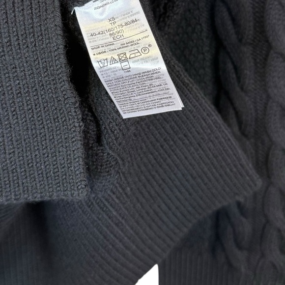 NWT Banana Republic Size XS 100% Merino Wool Devon Turtleneck Sweater Black - Picture 5 of 7